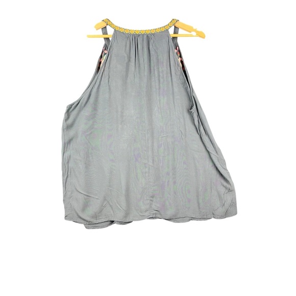 EUC Chic Soul Boutique Women’s Summery Gray Tank with Colorful Embroidery Sz 2X - Picture 7 of 8